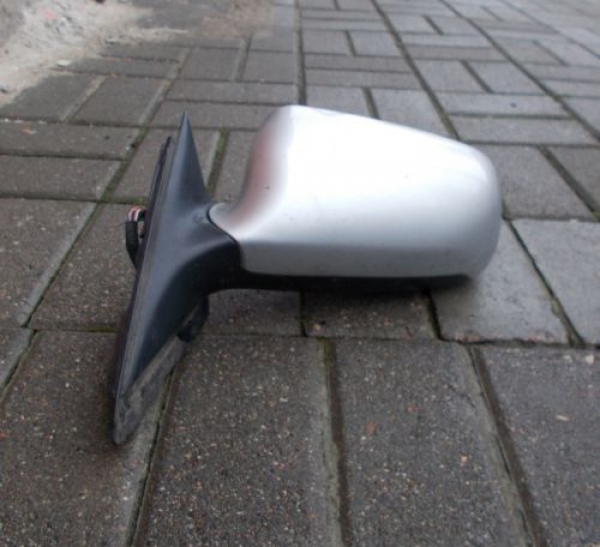 Audi - A4 - Kombi - (1999 - 2002) - Lusterka /  Lewe elektryczne