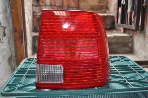 Volkswagen - Passat - (1996 - 2000) - Oświetlenie / Lampa tylna  prawa