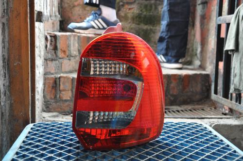 Renault - Modus - (2008 - 2012) - Oświetlenie / Lampa tylna  prawa