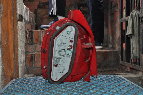 Renault - Modus - (2008 - 2012) - Oświetlenie / Lampa tylna  prawa