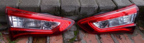 Toyota - Yaris - 5 drzwi - (2017-)  - Oświetlenie / Lampa tylna lewa wewnętrzna