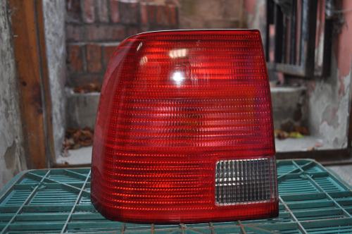 Volkswagen - Passat - (1996 - 2000) - Oświetlenie / Lampa tylna lewa