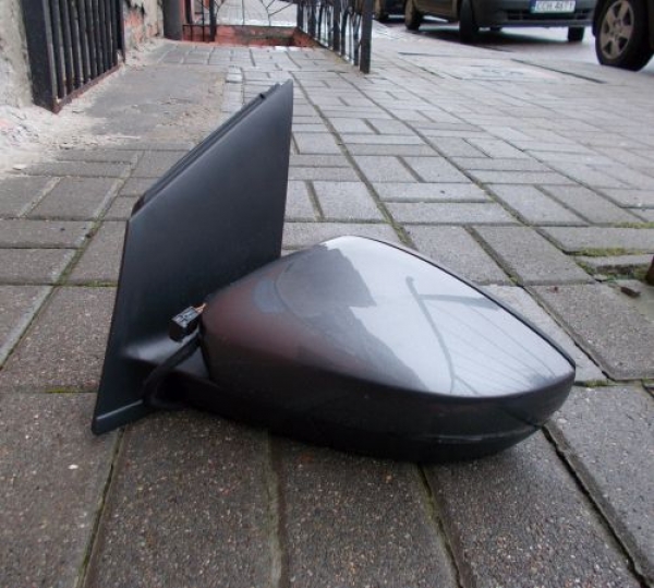 Volkswagen - Polo - 5 drzwi - (2009 - 2014) - Lusterka /  Lewe elektryczne