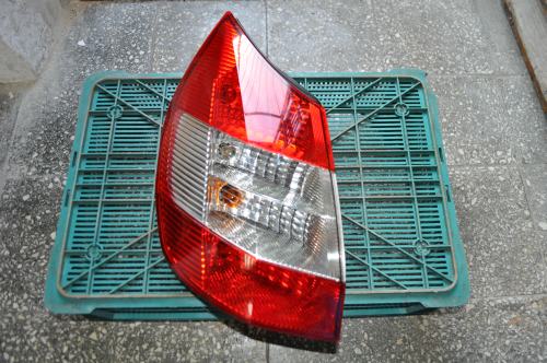 Renault - Scenic - (2003 - 2006) - Oświetlenie / Lampa tylna lewa