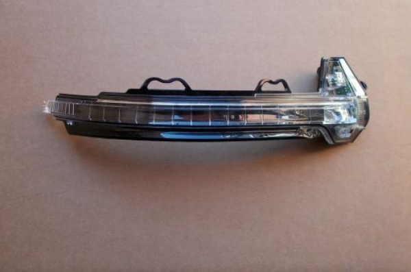 Audi - A4 - (2015-) - Lusterka / Kierunkowskaz w lusterku prawy