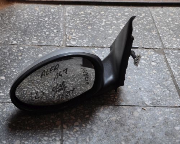Alfa Romeo - 147 - 3 drzwi - (2000 - 2004) - Lusterka /  Lewe elektryczne