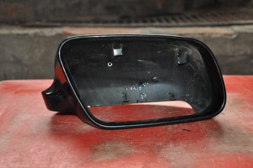 Audi - A4 - (1999 - 2001) - Lusterka / Obudowa strona prawa