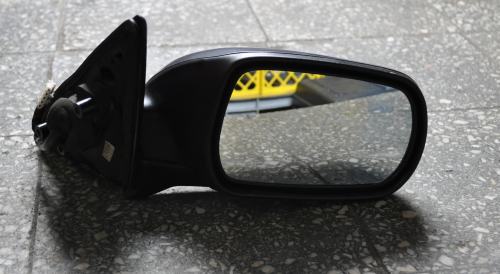 Nissan - Primera - 5 drzwi - (1990 - 1996) - Lusterka /  Prawe elektryczne