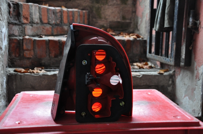 Volkswagen - Passat - (2000 - 2005) - Oświetlenie / Lampa tylna lewa