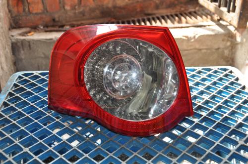 Volkswagen - Passat - Kombi - (2005 - 2010) - Oświetlenie / Lampa tylna lewa