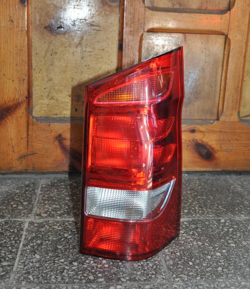 Mercedes-Benz - V-Klasa - W447 - (2014-) - Oświetlenie / Lampa tylna  prawa