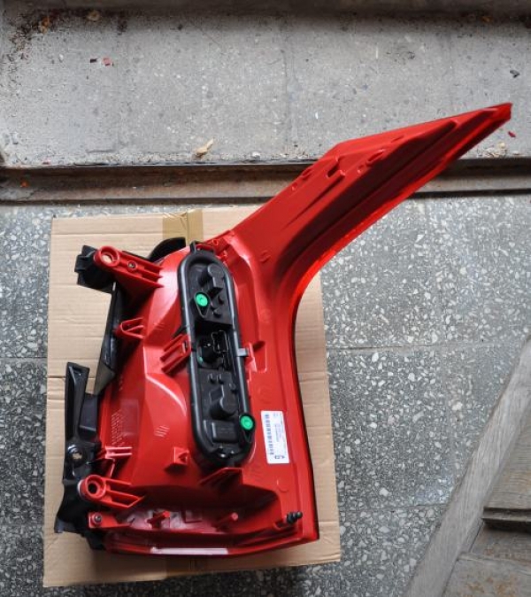 Peugeot - 5008 - (2009 - 2013) - Oświetlenie / Lampa tylna lewa