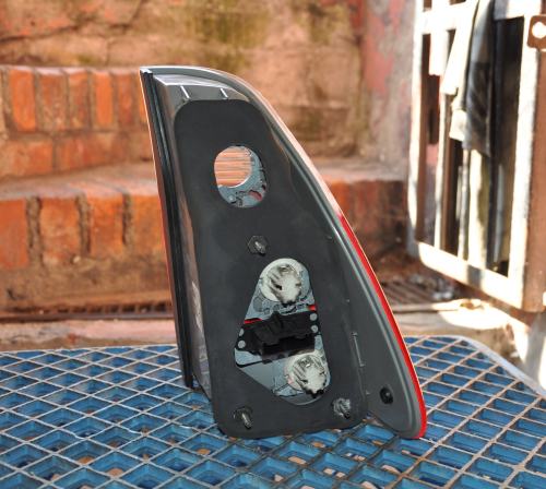 BMW - X5 - (2003 - 2006) - Oświetlenie / Lampa tylna lewa