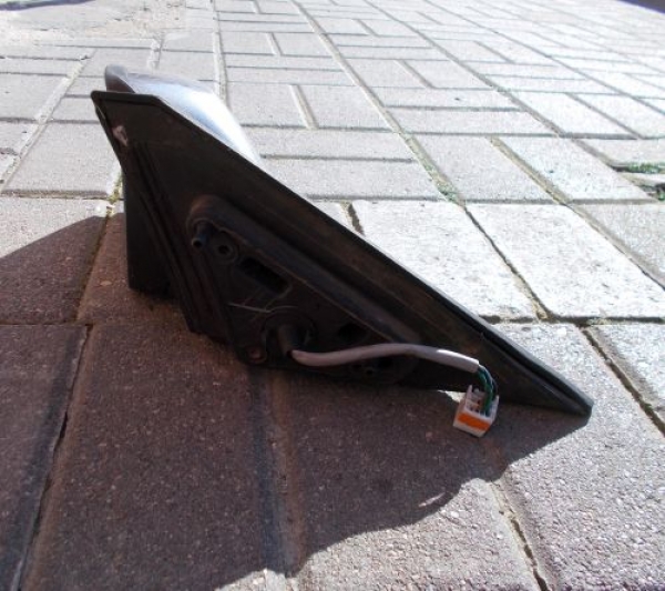 Mazda - 6 - Kombi - (2005 - 2008) - Lusterka /  Lewe elektryczne