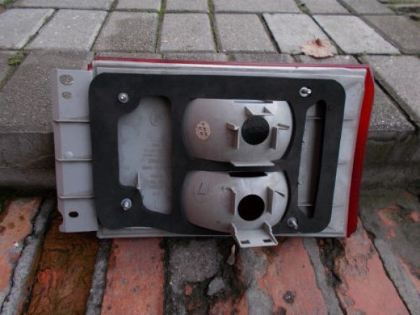 Seat - Alhambra - (2000 - 2005) - Oświetlenie / Lampa tylna lewa wewnętrzna