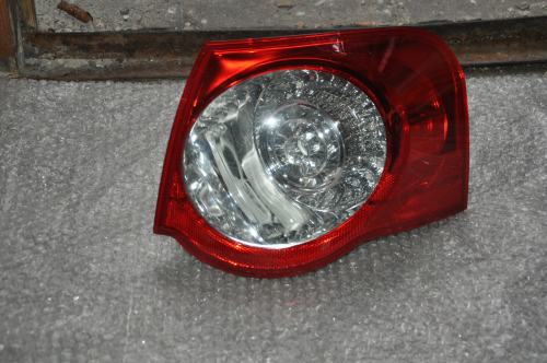 Volkswagen - Passat - Kombi - (2005 - 2010) - Oświetlenie / Lampa tylna  prawa