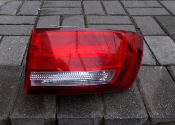Audi - A4 - Kombi - (2015-) - Oświetlenie / Lampa tylna  prawa