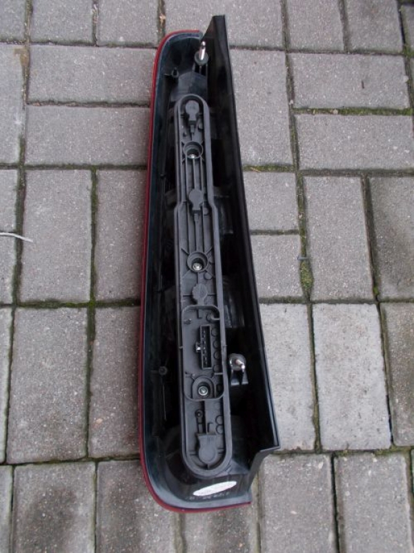 Ford - C-Max - (2007 - 2010) - Oświetlenie / Lampa tylna  prawa