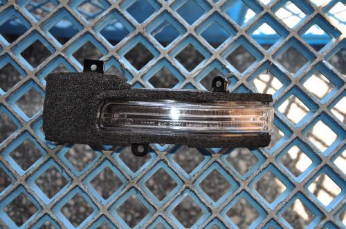 Mitsubishi - Outlander - (2009 - 2012) - Lusterka / Kierunkowskaz w lusterku lewy