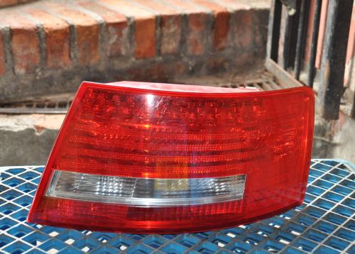 Audi - A6 - (2004 - 2008) - Oświetlenie / Lampa tylna  prawa