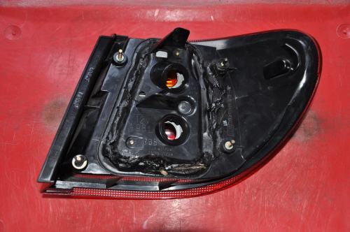 Nissan - Almera - 4 drzwi - (2002 - 2006) - Oświetlenie / Lampa tylna lewa