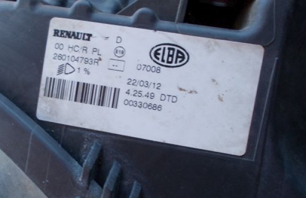 Dacia - Sandero - (2008 - 2012) - Oświetlenie / Lampa przednia prawa