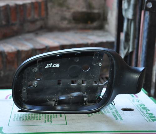 Volvo - XC 70 - Kombi - (2000 - 2004) - Lusterka / Ramka lewa