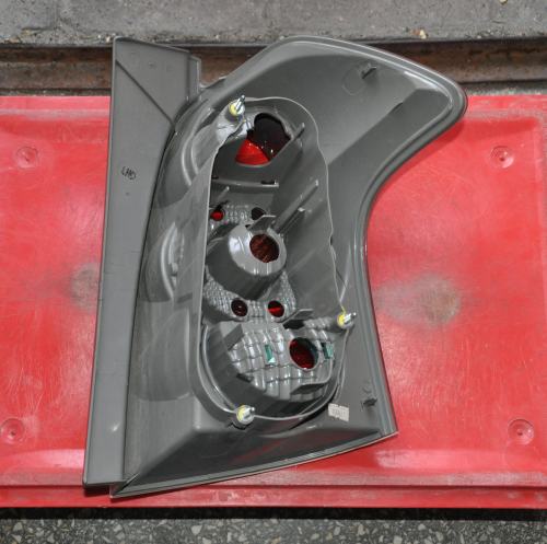 Toyota - Corolla - Verso - (2004 - 2009) - Oświetlenie / Lampa tylna lewa