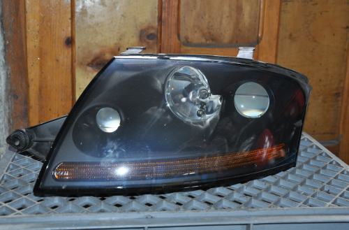 Audi - TT - (1998 - 2006) - Oświetlenie / Lampa przednia lewa