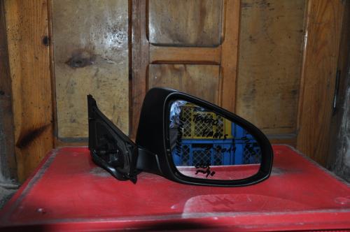 Toyota - Yaris - 5 drzwi - (2011 - 2014)  - Lusterka /  Prawe elektryczne