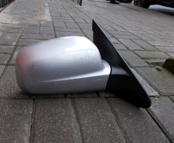 Honda - HR-V - 5 drzwi - (2001 - 2005) - Lusterka /  Prawe elektryczne