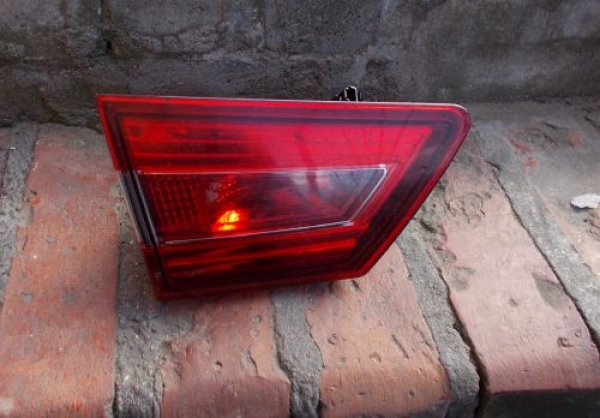 Renault - Clio - 5 drzwi - (2012 - 2019) - Oświetlenie / Lampa tylna lewa wewnętrzna