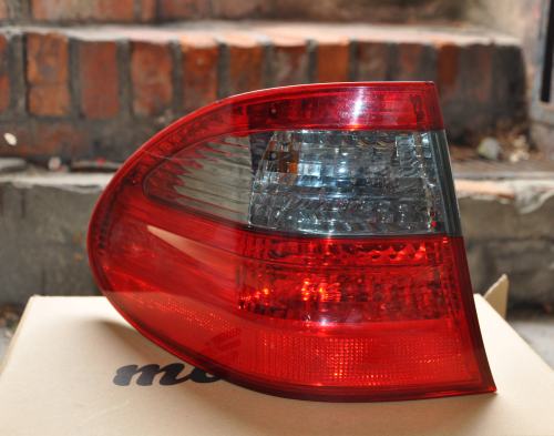 Mercedes-Benz - E-Klasa - S211 - Kombi - (2006 - 2009) - Oświetlenie / Lampa tylna lewa