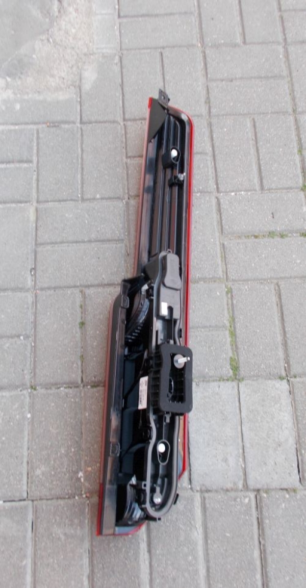 Ford - Transit - Custom - (2012-) - Oświetlenie / Lampa tylna lewa