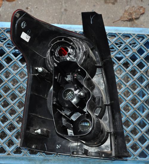 Toyota - Avensis - Kombi - (2006 - 2009) - Oświetlenie / Lampa tylna  prawa