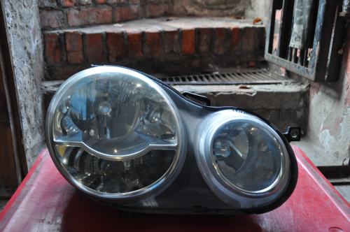 Volkswagen - Polo - 5 drzwi - (2005 - 2009) - Oświetlenie / Lampa przednia prawa