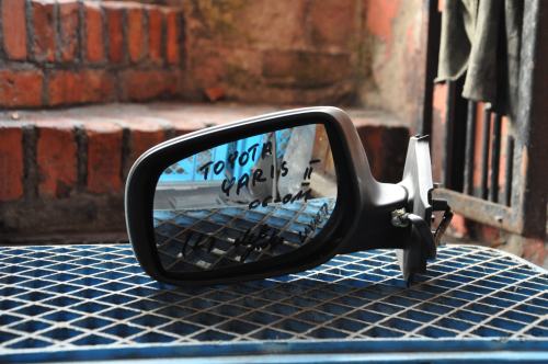 Toyota - Yaris - 5 drzwi - (2009 - 2011) - Lusterka /  Lewe elektryczne