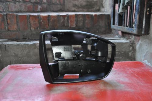 Ford - Kuga - (2008 - 2013) - Lusterka / Ramka prawa