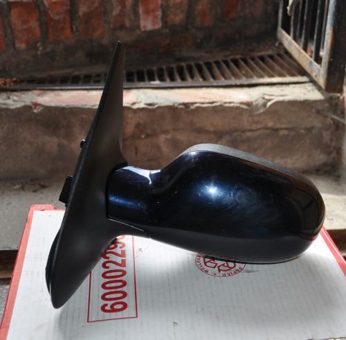 Renault - Clio - 5 drzwi - (1998 - 2001) - Lusterka /  Lewe elektryczne