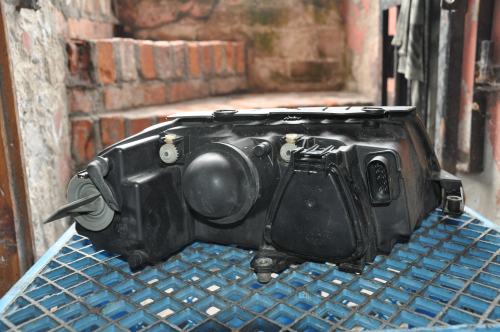 Volkswagen - Passat - Kombi - (2000 - 2005) - Oświetlenie / Lampa przednia lewa