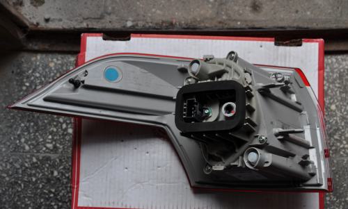 Ford - B-Max - (2012-) - Oświetlenie / Lampa tylna  prawa