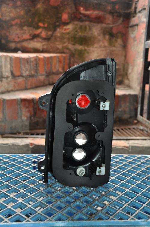 Hyundai - H - 100 - Osob./Tow.- (1996 - 2002) - Oświetlenie / Lampa tylna lewa