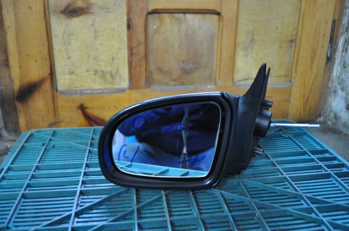 Opel - Corsa - B - 5 drzwi - (1993 - 1997) - Lusterka / Lewe ręczne wewnętrznie regulowane