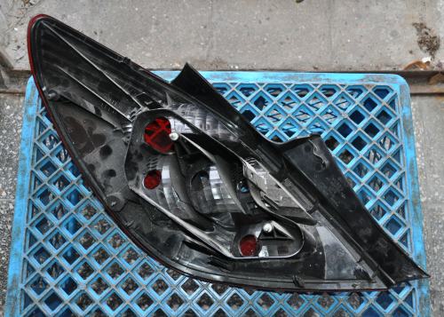 Opel - Corsa - D - 5 drzwi - (2006 - 2011) - Oświetlenie / Lampa tylna  prawa