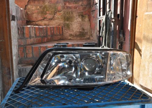 Audi - A6 - Kombi - (2002 - 2004) - Oświetlenie / Lampa przednia lewa