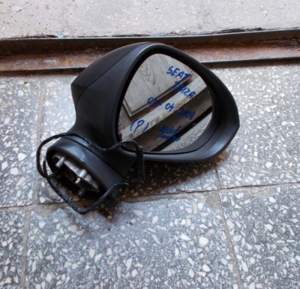 Seat - Ibiza - 3 drzwi - (2008 - 2012) - Lusterka /  Prawe elektryczne