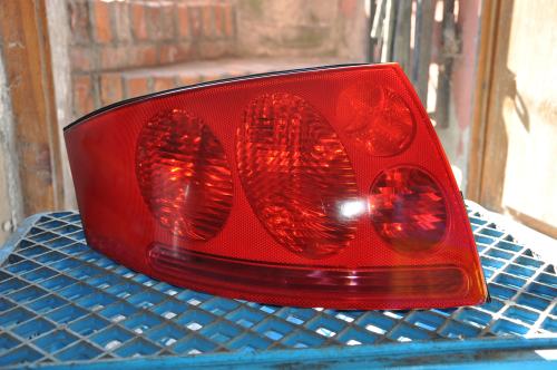 Audi - TT - (1998 - 2006) - Oświetlenie / Lampa tylna lewa
