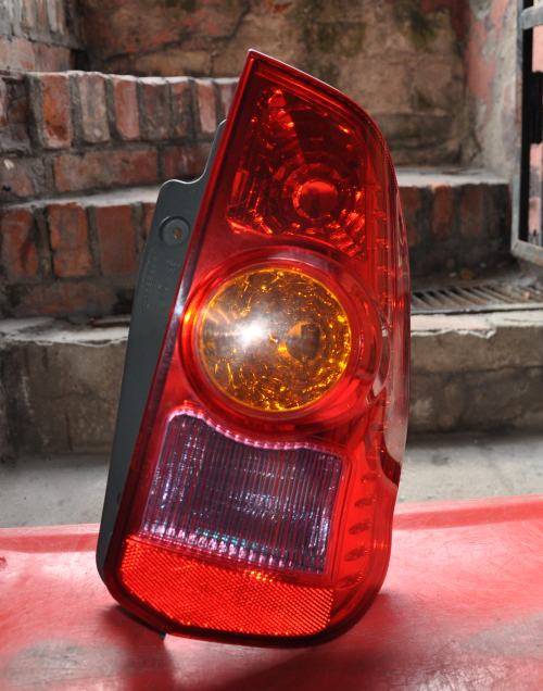 Mitsubishi - Space Star - (2002 - 2006) - Oświetlenie / Lampa tylna  prawa