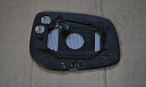 Toyota - Avensis - 5 drzwi - (2006 - 2009) - Lusterka / Wkład lewego elektrycznego