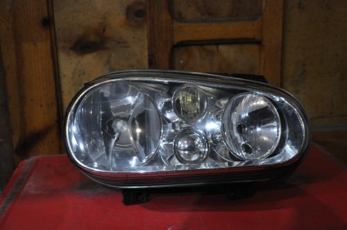 Volkswagen - Golf IV - 5 drzwi - (1997 - 2003) - Oświetlenie / Lampa przednia prawa